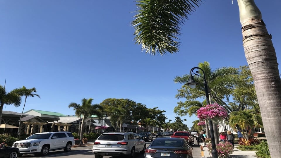 3rd Street Naples some great shopping and dining 