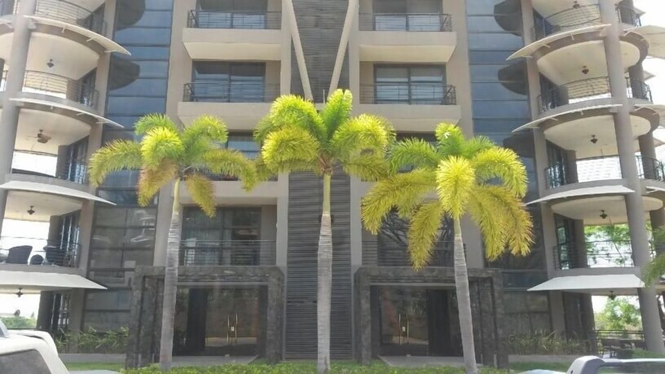 LaPerla Exquisite Entrance to Elegant Lobby, Unparalleled Luxury Condo