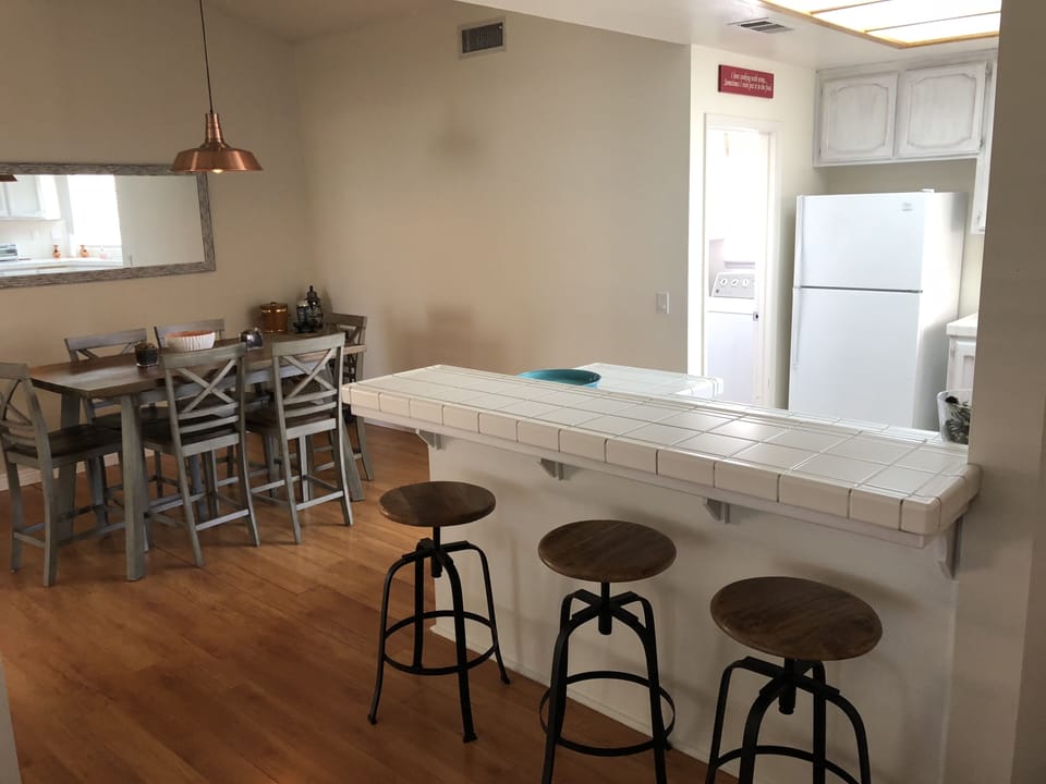 Counter Seating in kitchen