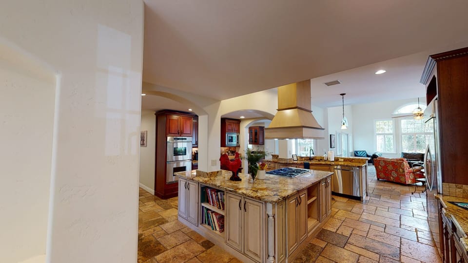 Large Open Kitchen that is accomdating to the entire Home