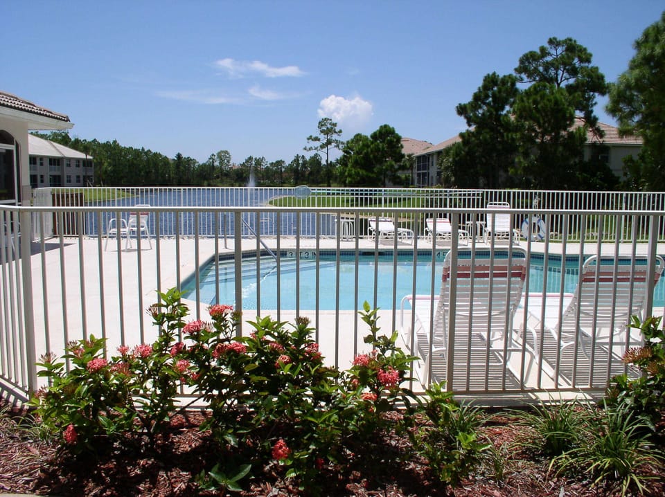 Pool with Cabana, Outdoor Kitchen with Grill and weekly Socials in Season