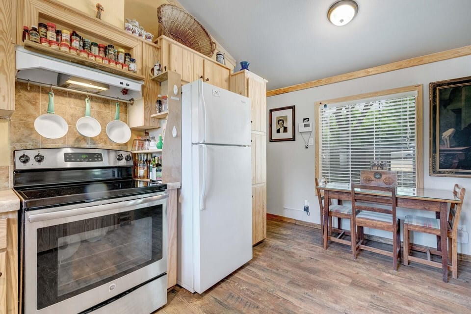 Note huge windows through ought, even kitchen, let in ton of country light!
