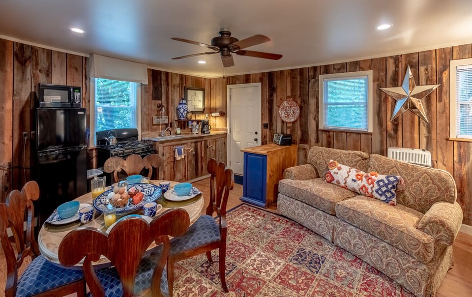 Modern amenities include wifi, cable, smart tv,  heat/air 