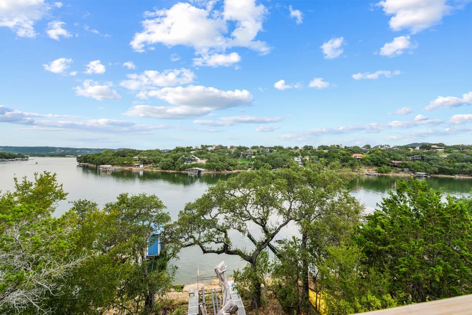 another view from the upper balcony