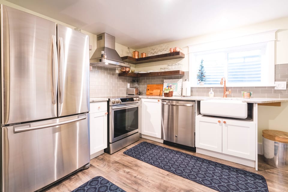 Fully updated modern kitchen. Stocked with all the essentials for a great meal. 