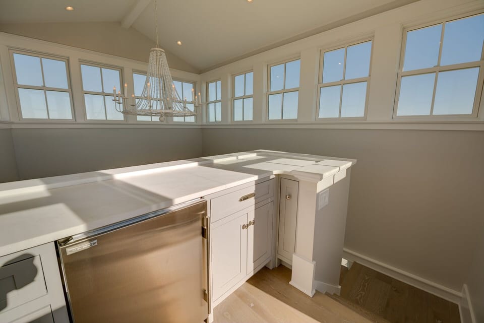 Fourth Floor: Porch