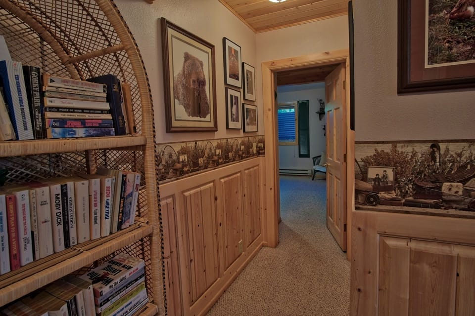 Hall downstairs to birdroom.