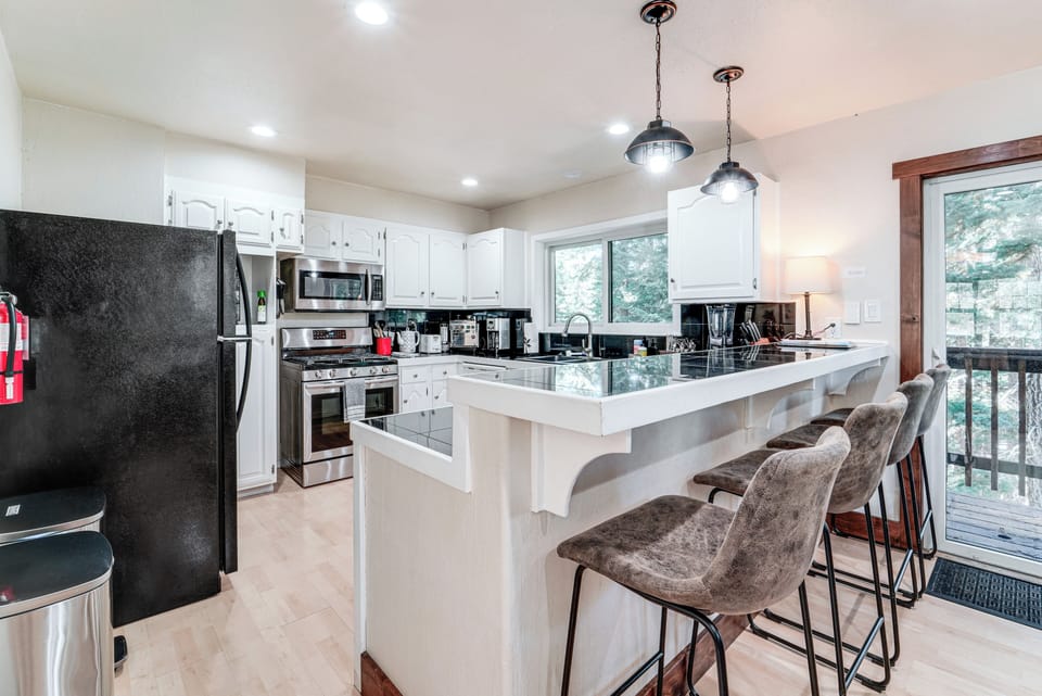 Kitchen | Cooking Basics | Coffee Maker | Paper Towels/Trash Bags Provided