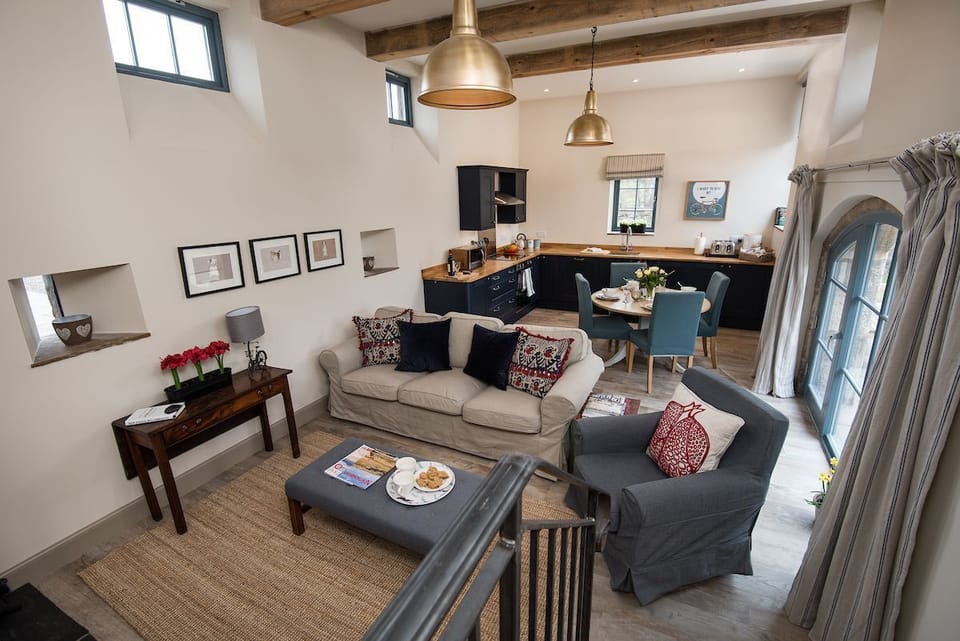 The Byre at Reedsford - open-plan living area