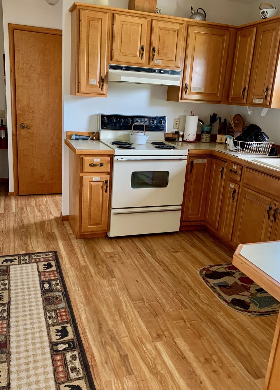 Kitchen contains everything you could possibly need to entertain your guests.