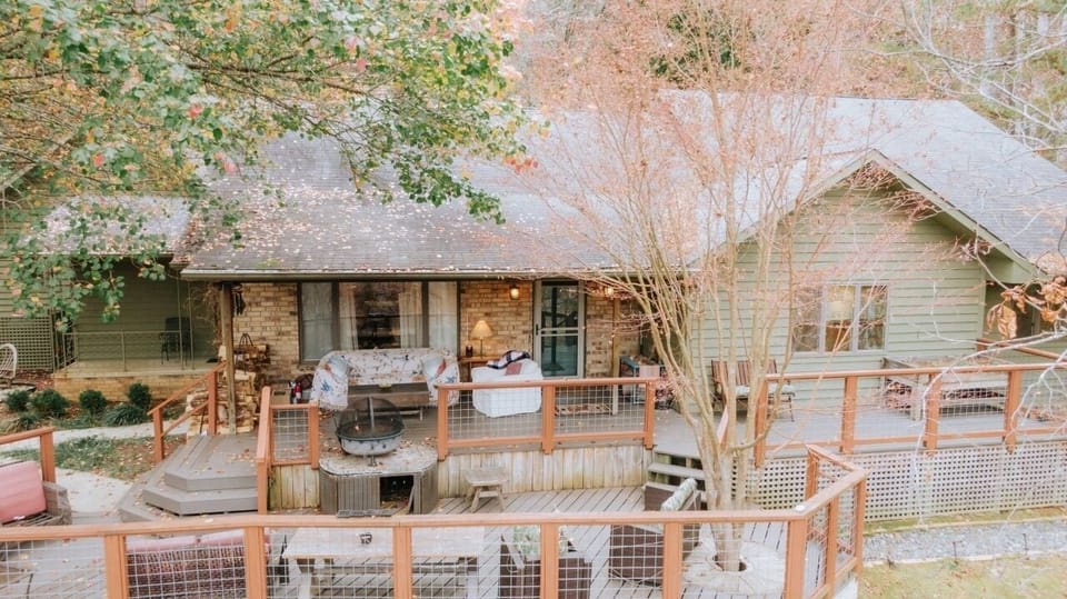Front Porch Two-tier Decking with open-Air seating for 18.