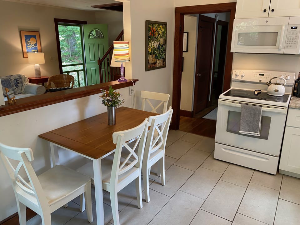 Eat in kitchen