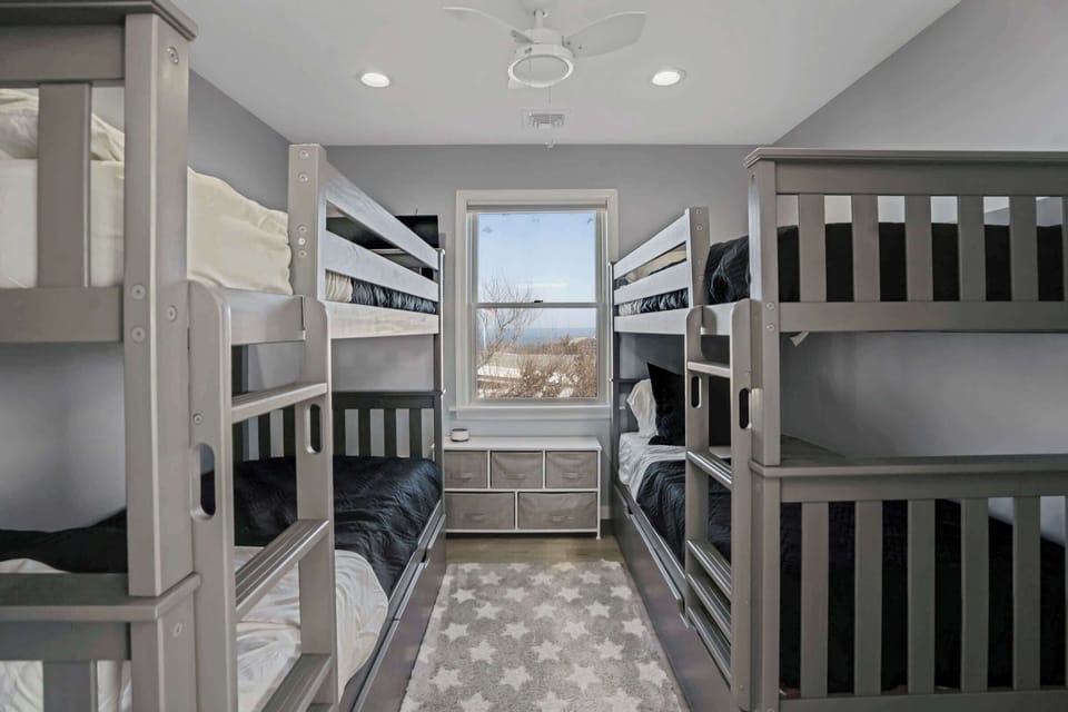 Bedroom with bunkbeds