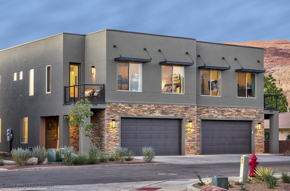 Entrada #594 - Luxury Townhouse - Located in the heart of Moab!