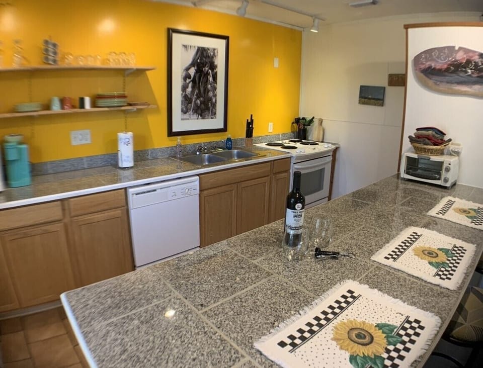 Kitchen with all necessary utensils and appliances to cook a fabulous meal!