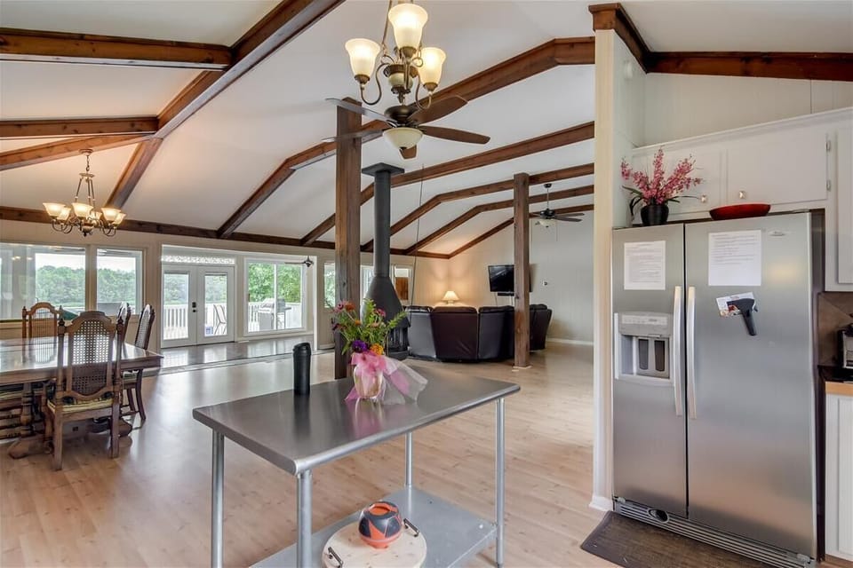Open and spacious is the unique design for easy air flow and conversation.