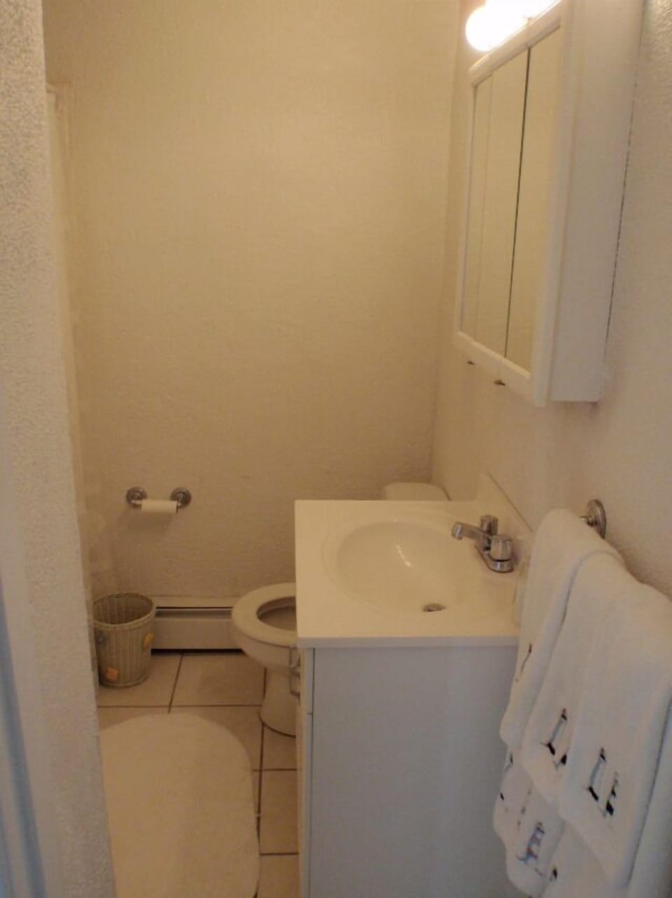 bathroom 