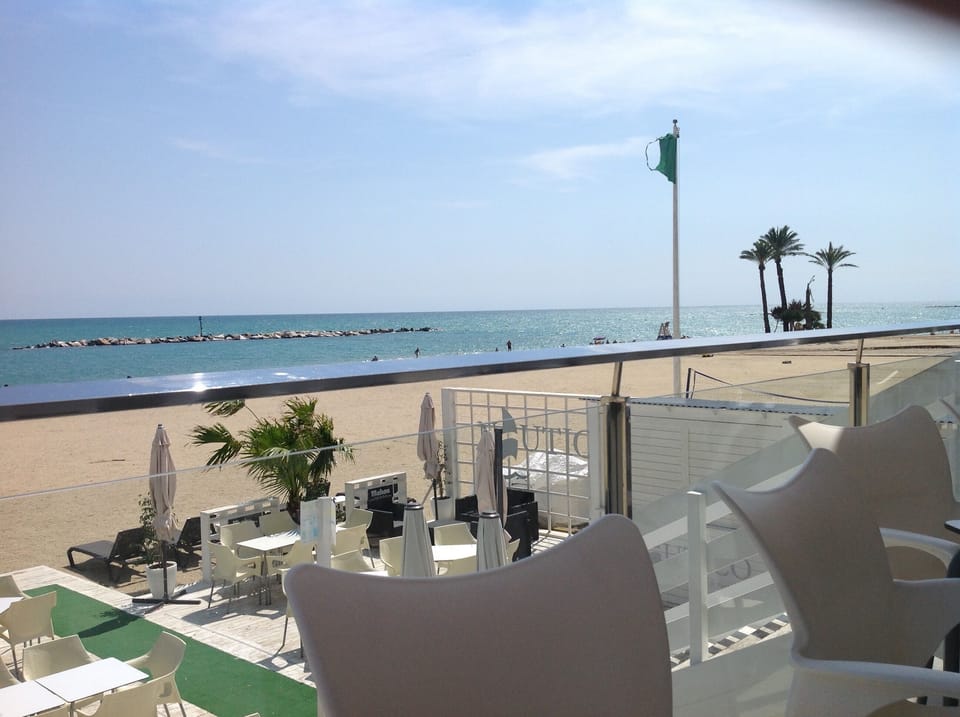 Great restaurants on the local beach
