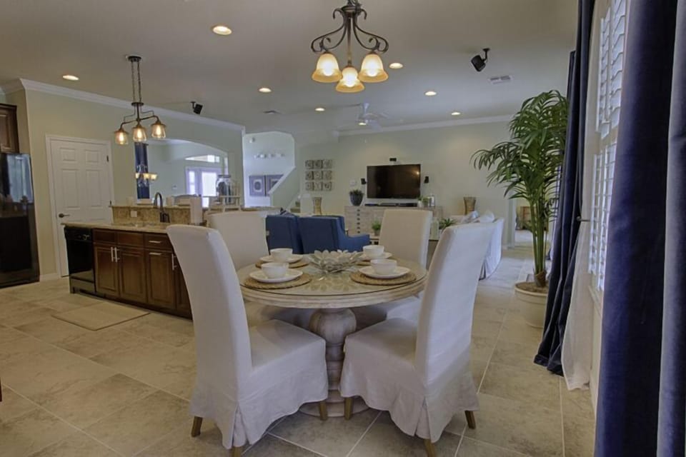 Breakfast Table