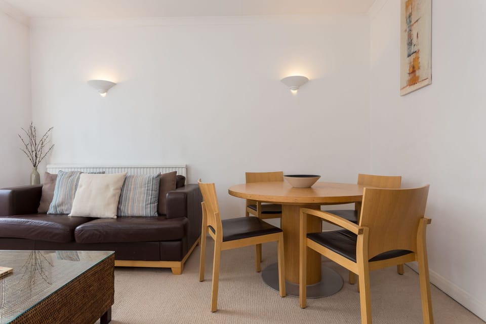 Serene Hidden Gem in the Heart of Kensington Apartment in City of Westminster