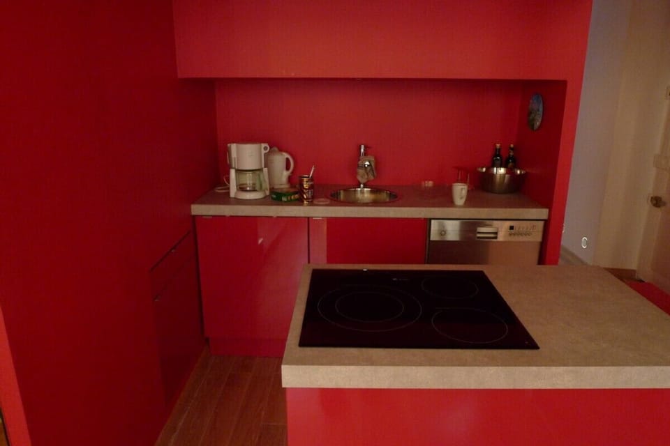 Fully equipped American kitchen