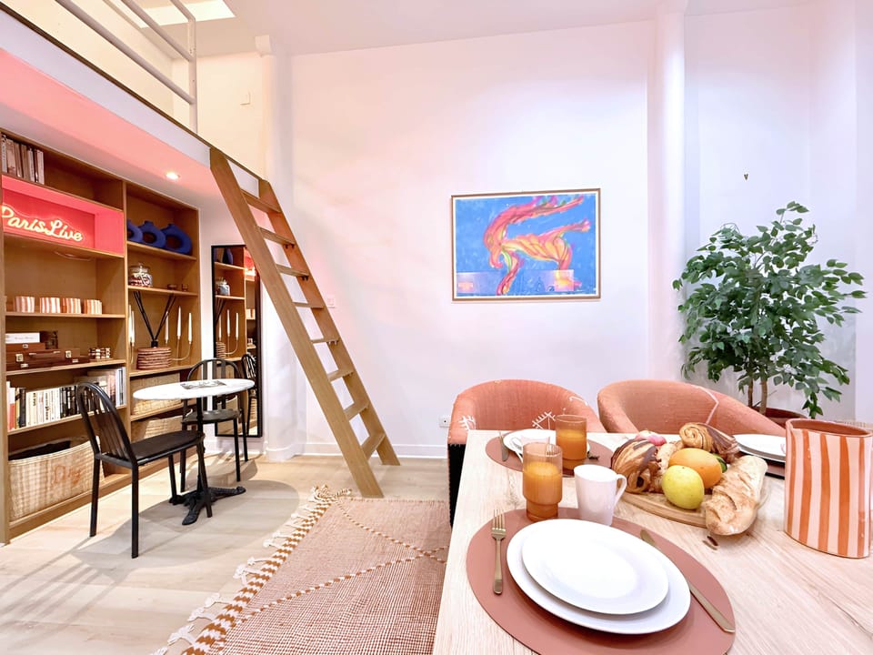 PARIS LIVE – Dining area for 4 people
