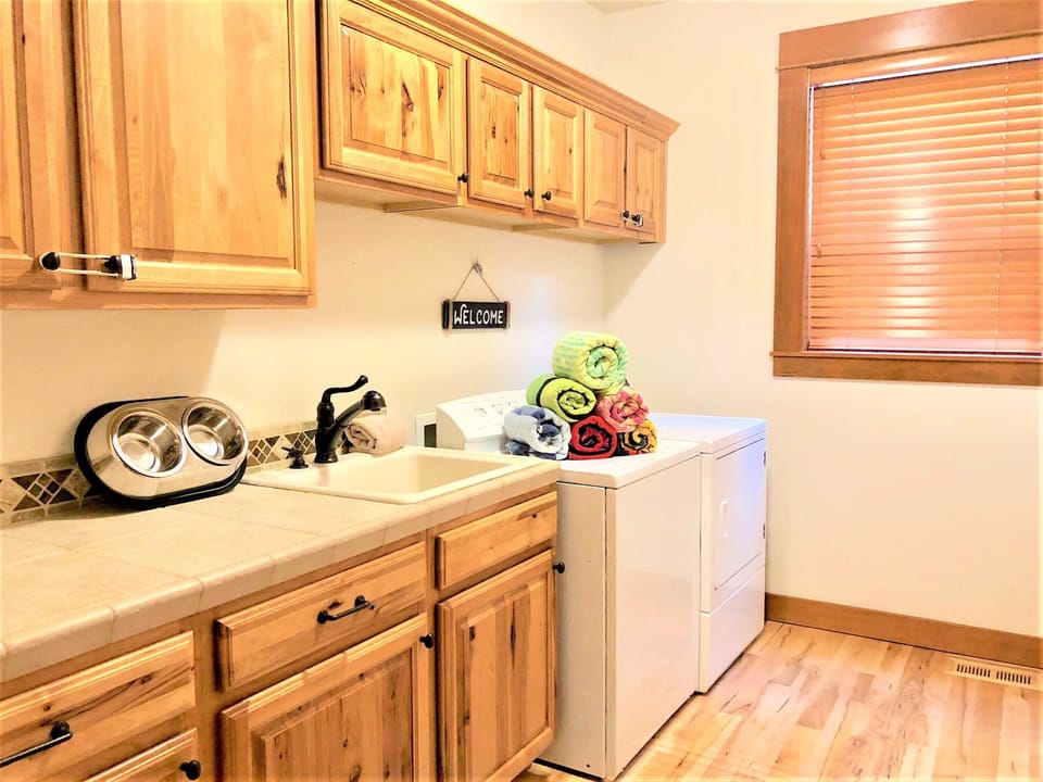 Full Size Lundry Room Located on the Lower Level