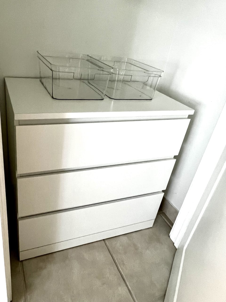Ample storage and bins for wet bathing suits
