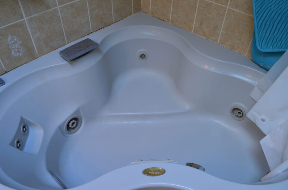 Whirlpool Tub