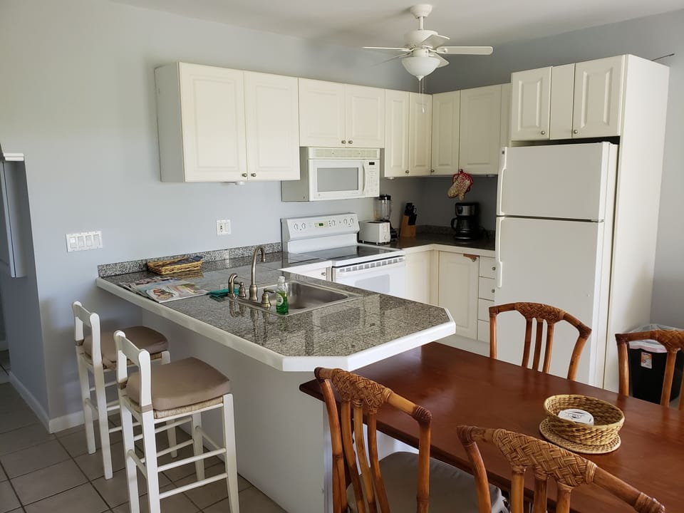 Fully equipped kitchen area.