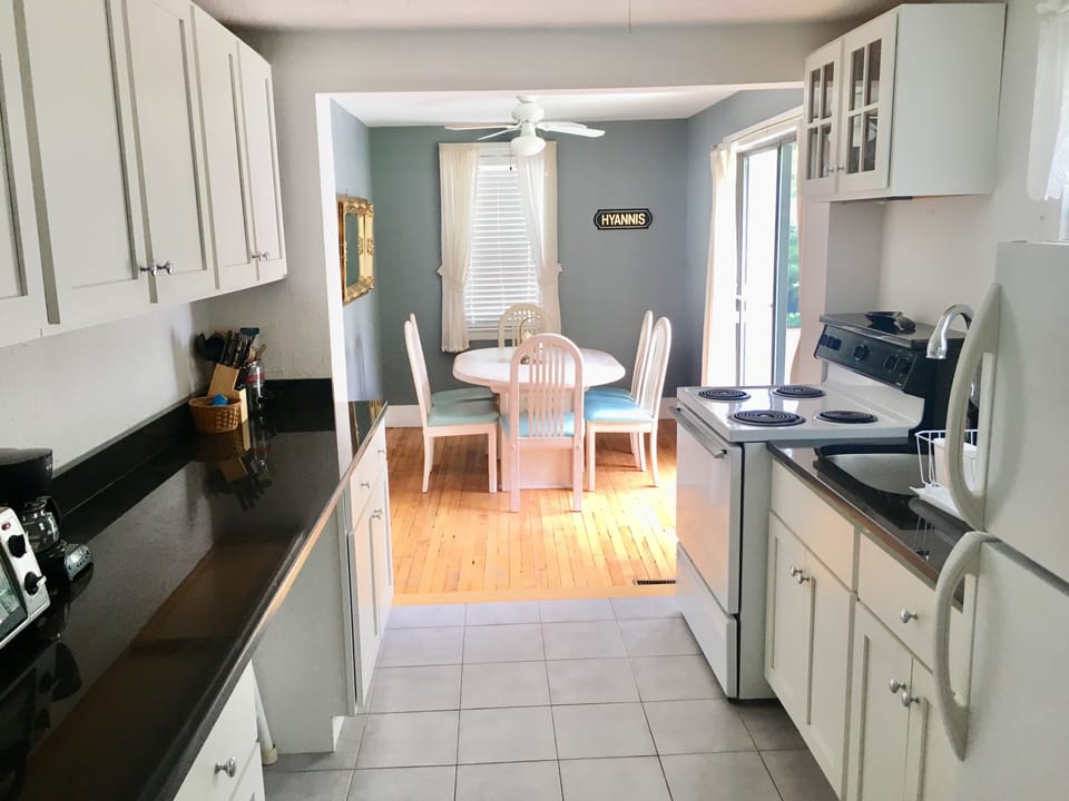 Open style kitchen leading to the dinning room