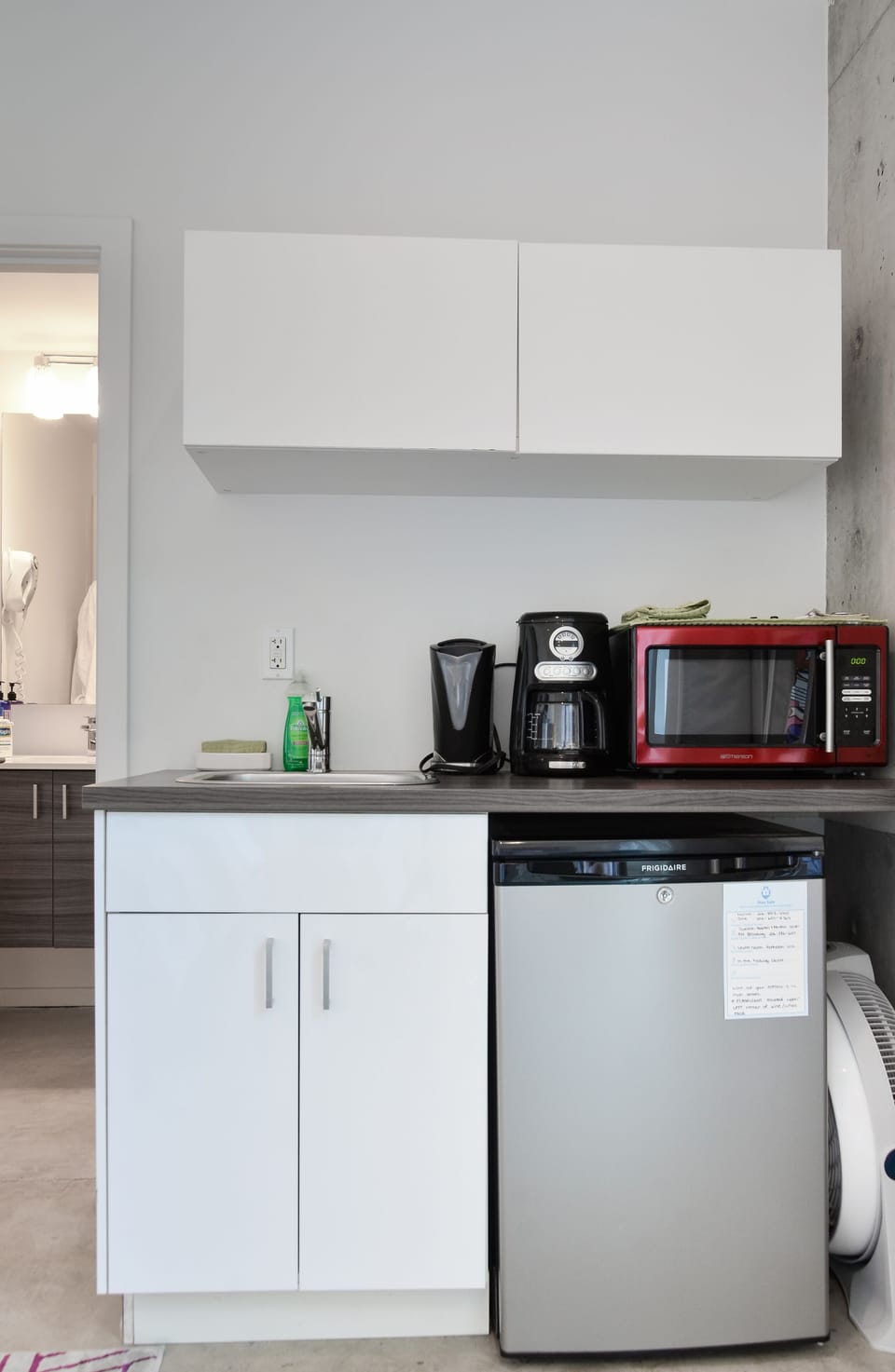 Equipped with microwave, fridge, freezer, sink, Coffee maker, kettle, plates,etc