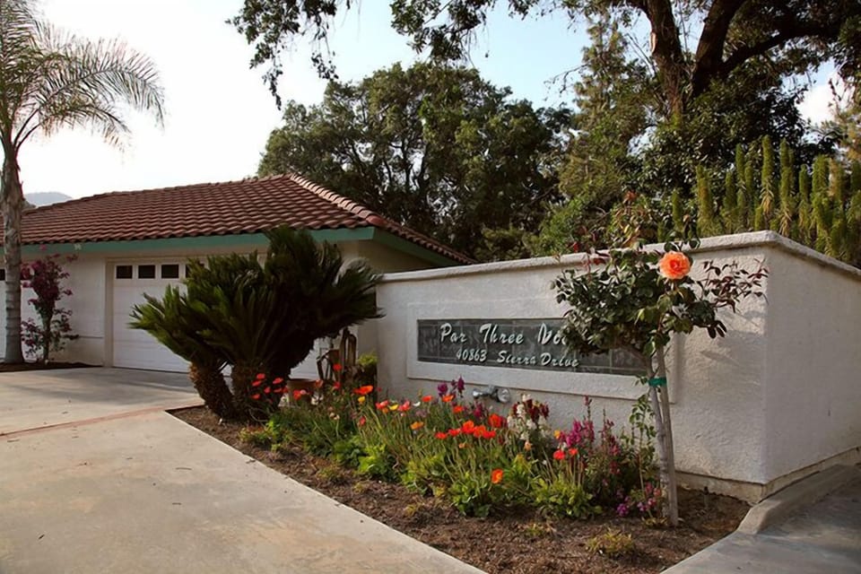 Welcome to Par Three Villas.  A secluded three home resort surrounded by nature.