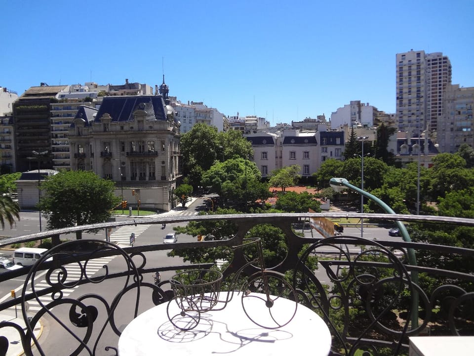 Front Balcony street view (Pic #1)