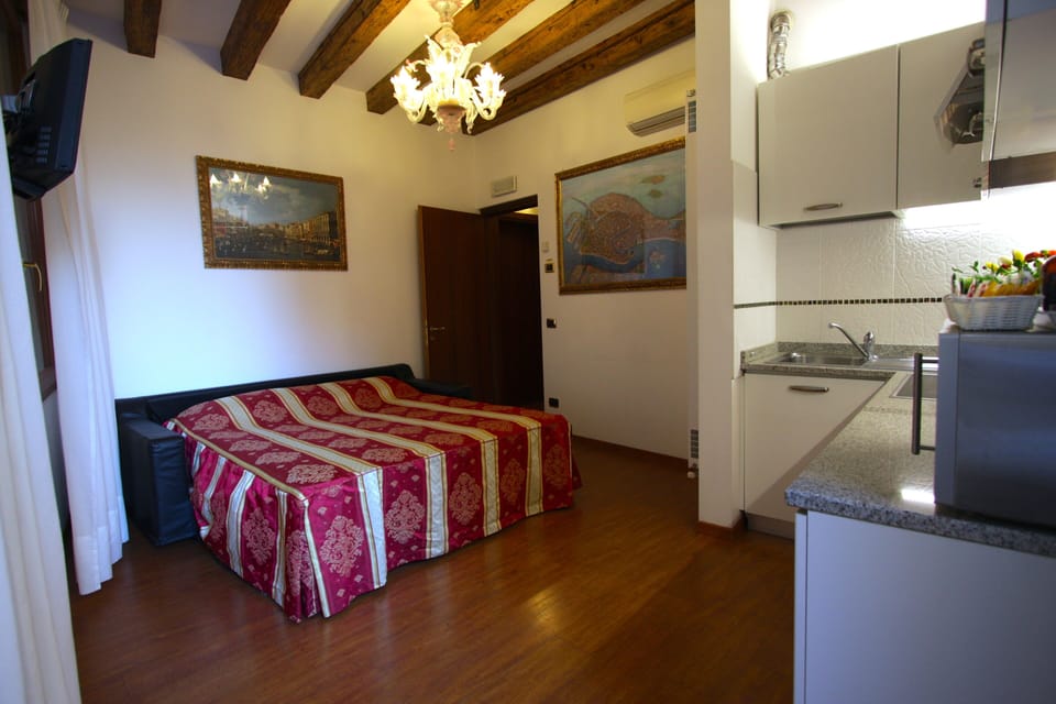 Sitting-Room with a very confortable and large double sofa'-bed