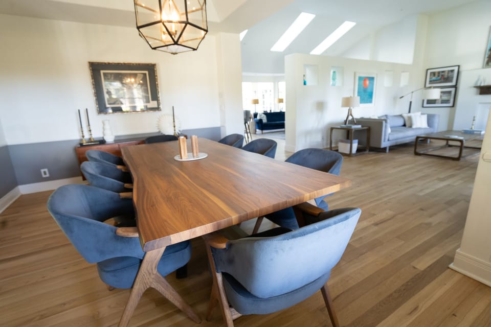 Dinning table 