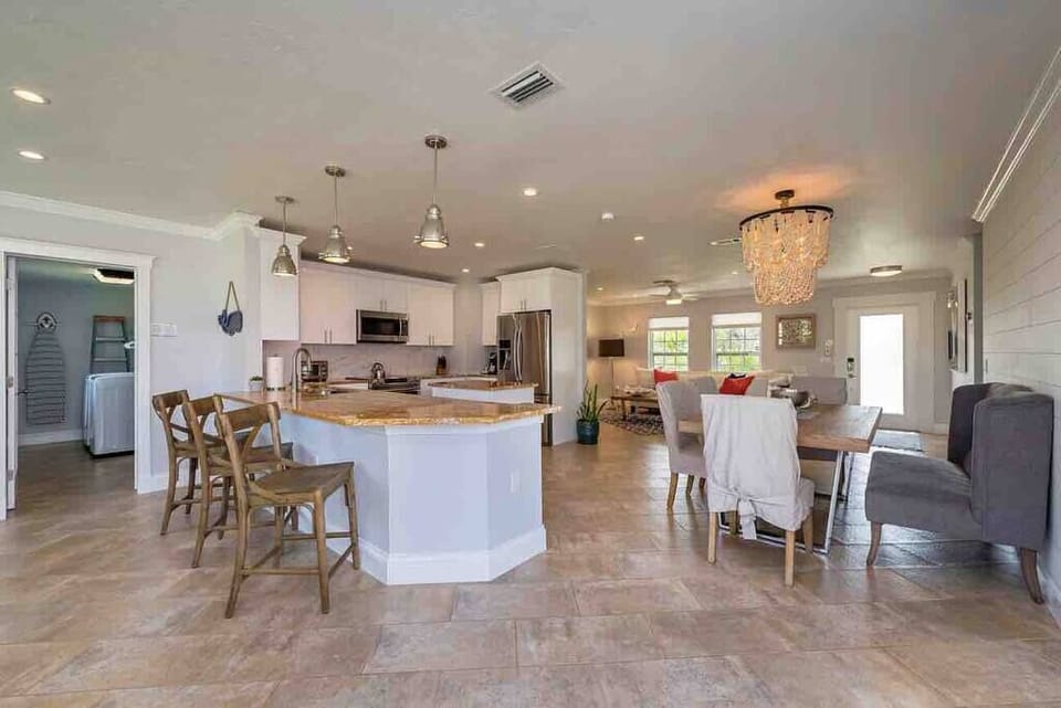 Large Kitchen Island seats 3