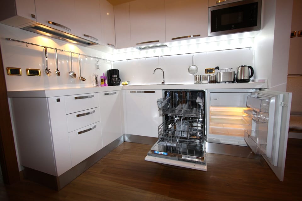 Fully equipped kitchen.