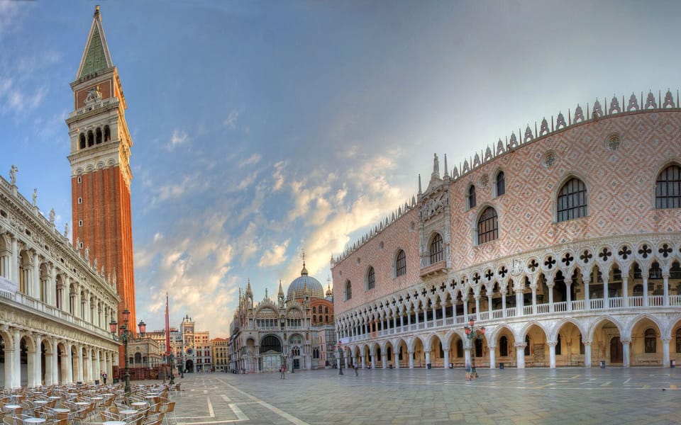 San Mark's square with the basilica  15 seconds steps away from the apartment.