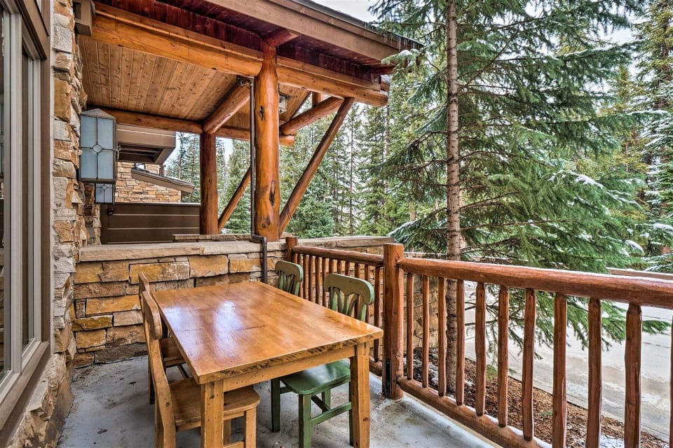 Watch the wildlife in the Snake River while you enjoy a cup of coffee