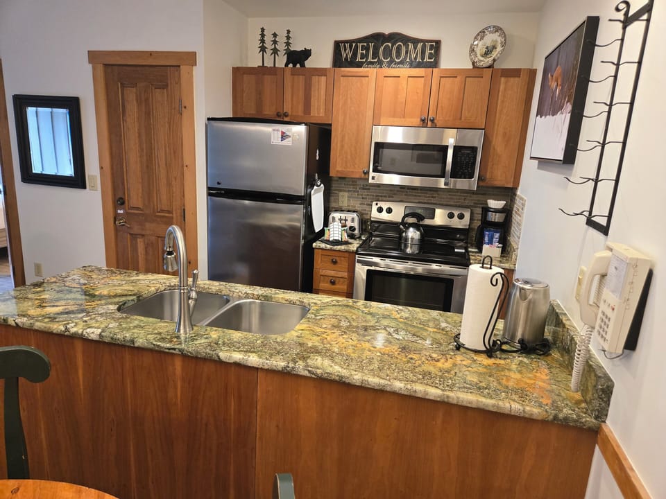 Kitchen, Granite Counters