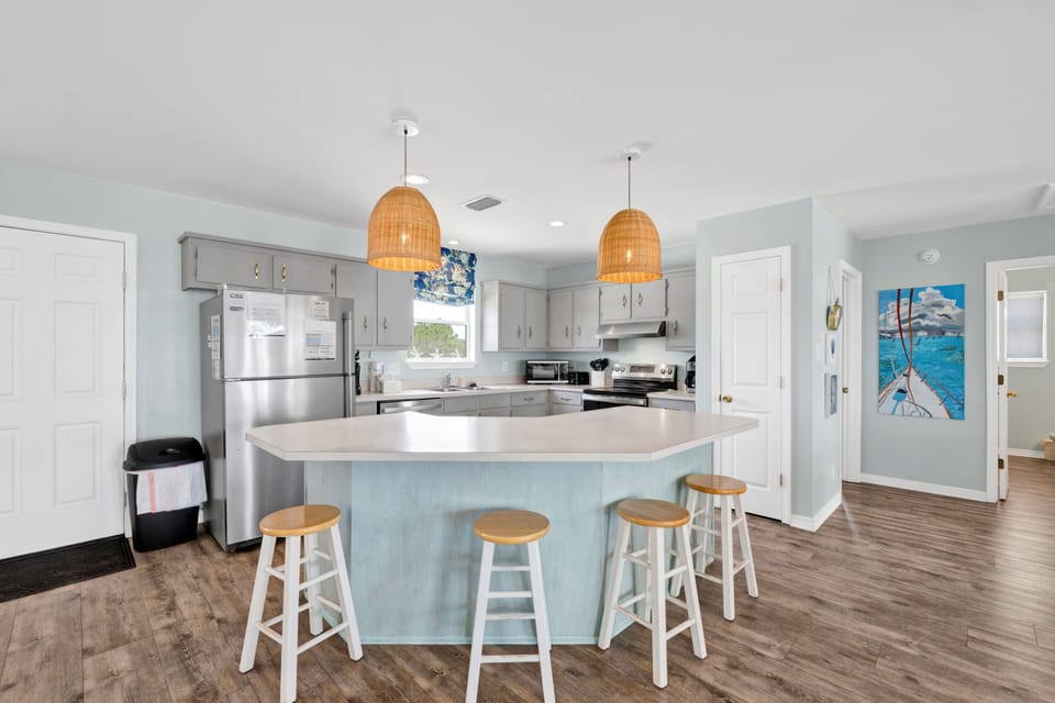 Bright and spacious kitchen
