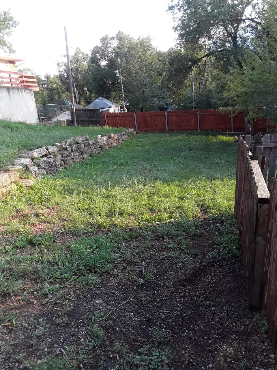 vacant side lot if needed for parking small trailer or boat