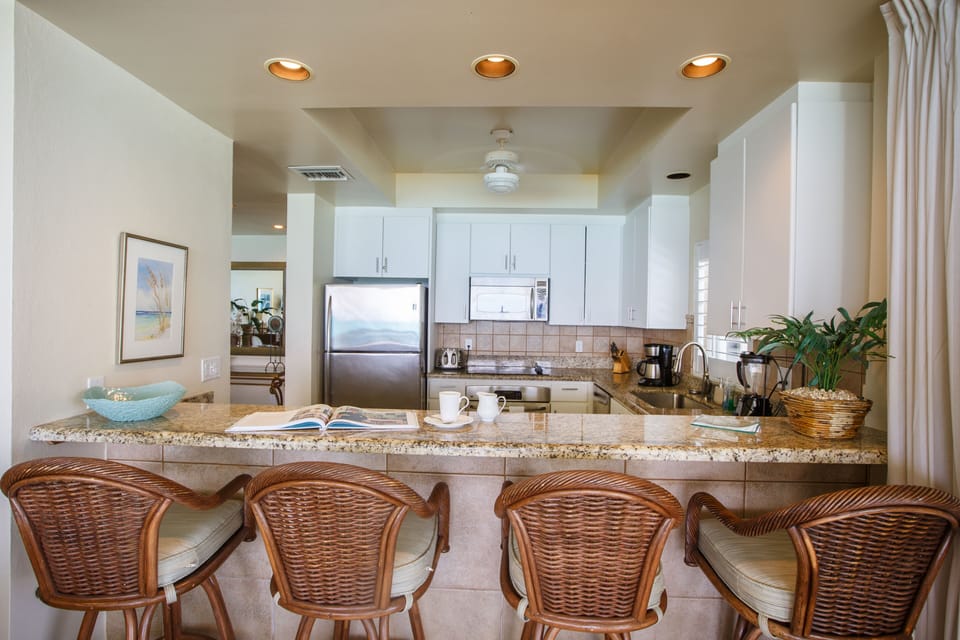 Breakfast Bar at the Kitchen