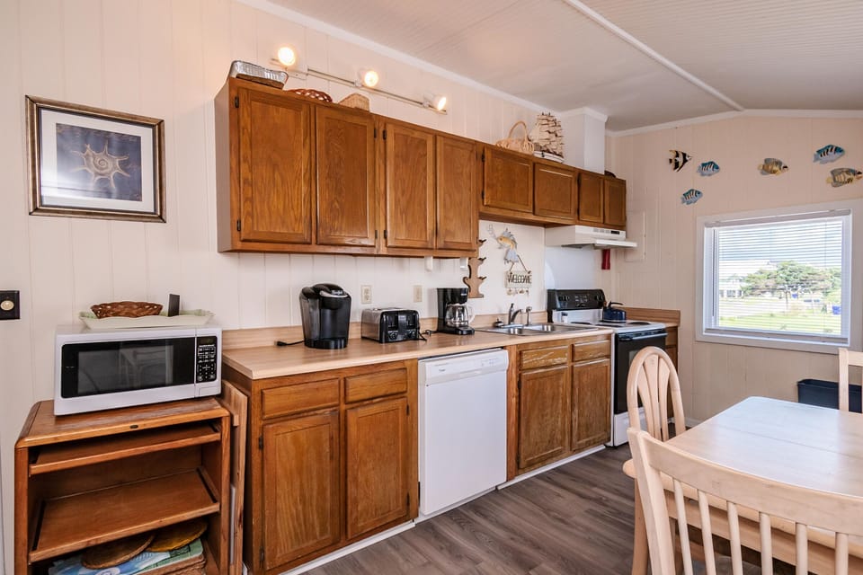 Kitchen / Dining - Southeast