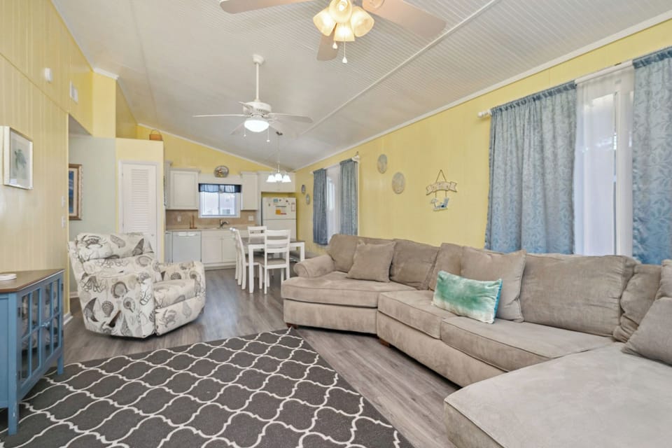 Living Room - Northwest