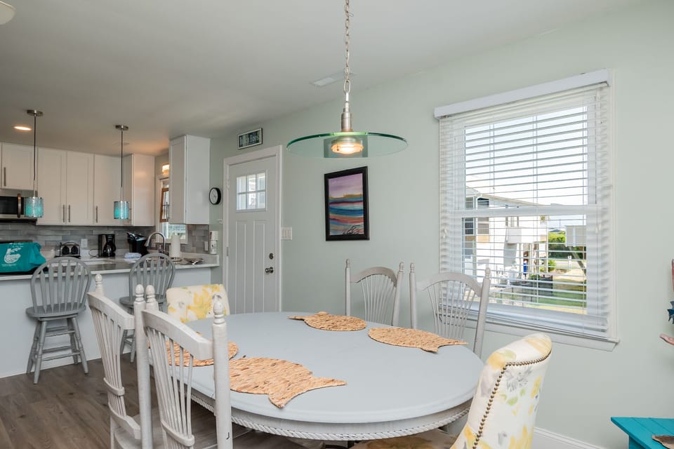 Dining Area - Southwest