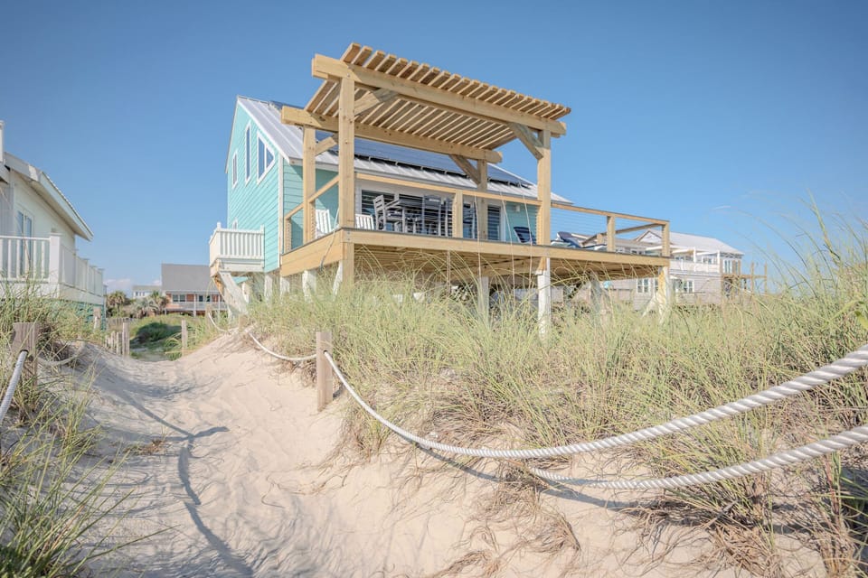 Exterior - Oceanfront / Beach Access