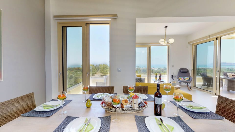 Freedom  villa kitchen and living room!