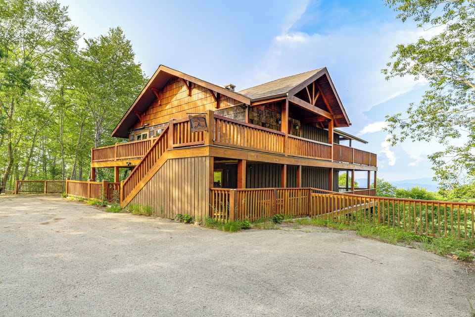 Beech Mountain Vacation Rental | 4BR | 3.5BA | 3,000 Sq Ft | Steps to Access